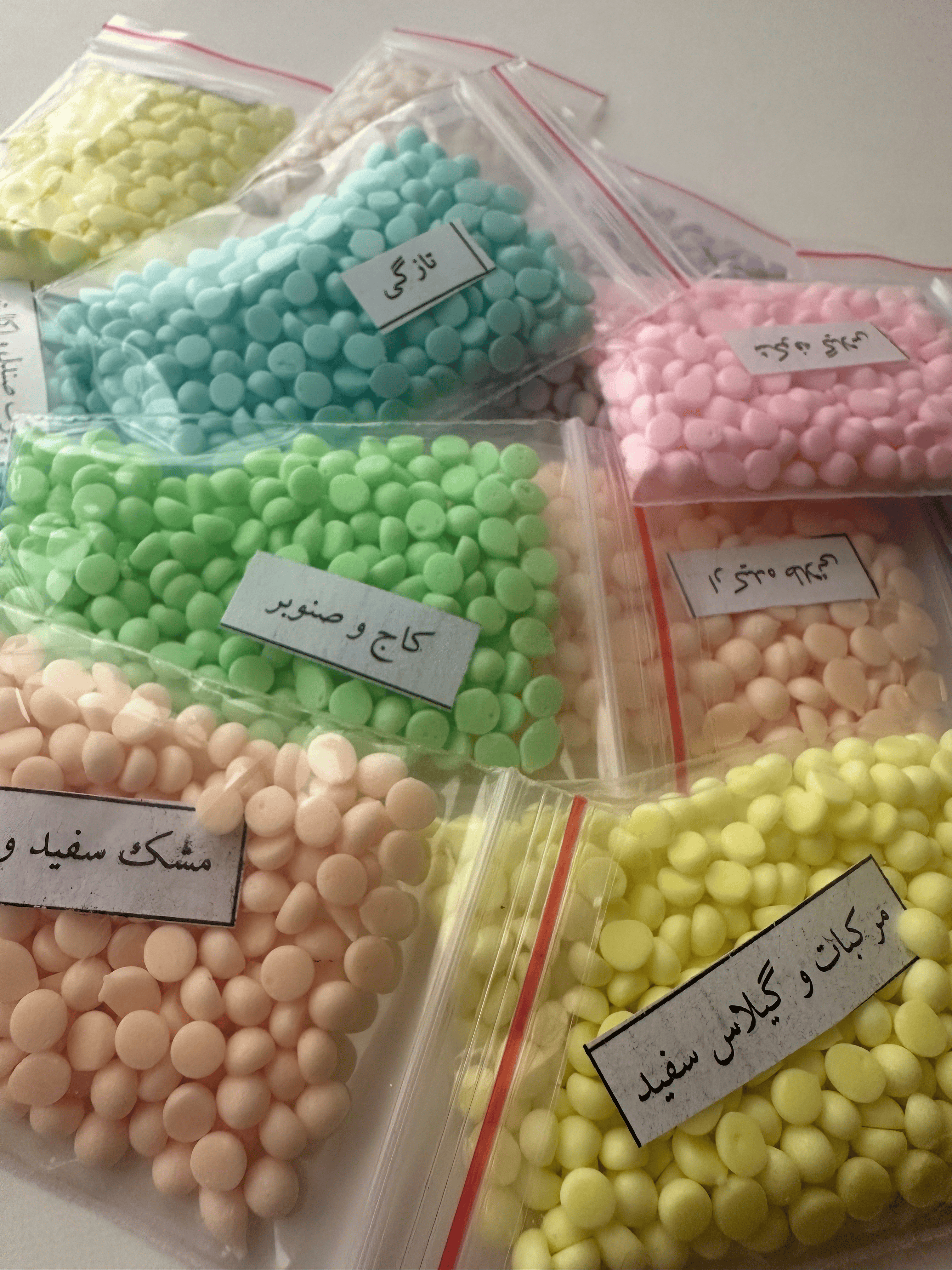 پک ۱۰ عددی تستر لنور از ۱۰ رایحه مختلف و رندوم. — تصویر 4